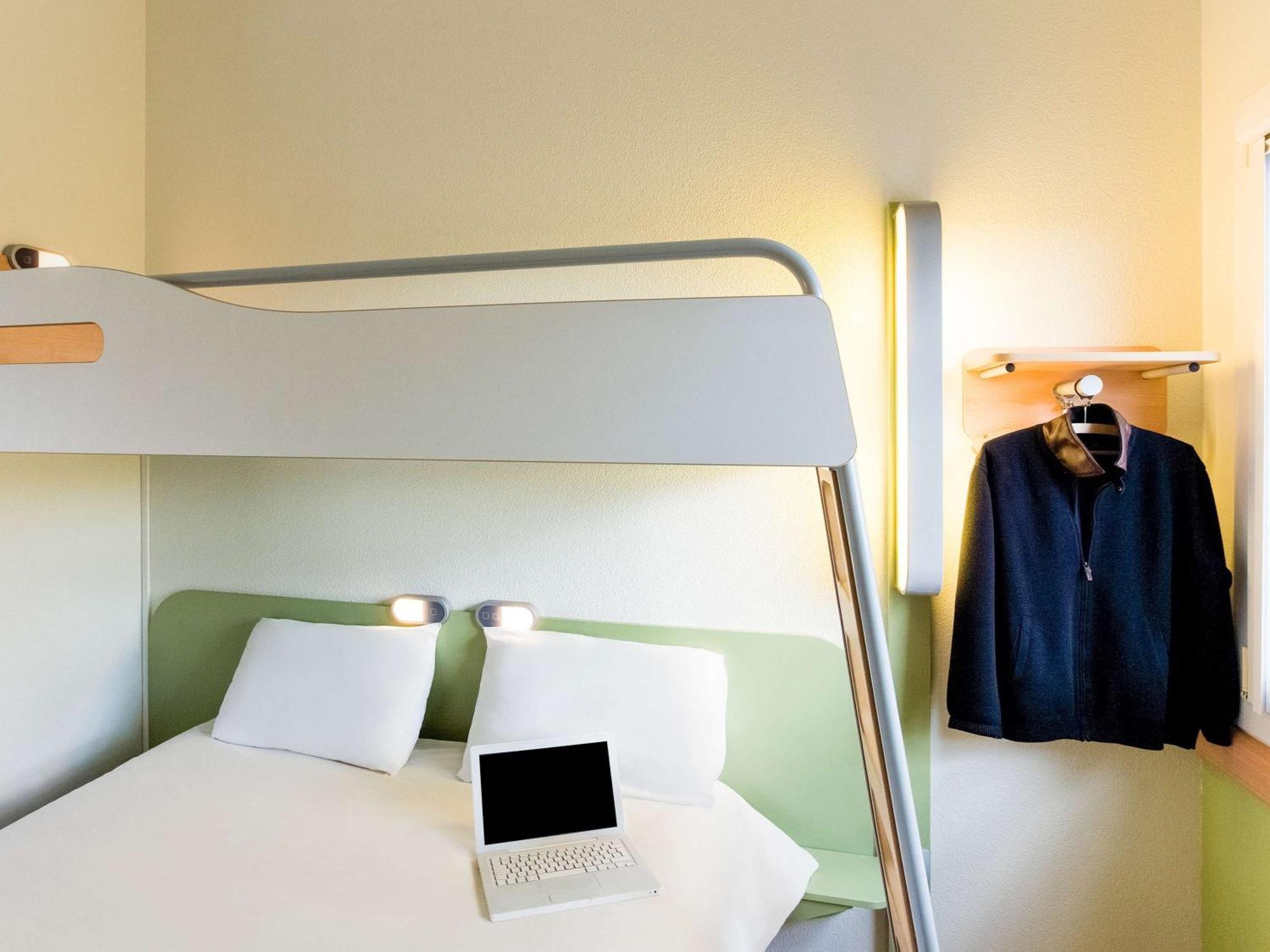Ibis Budget Noyon Bagian luar foto