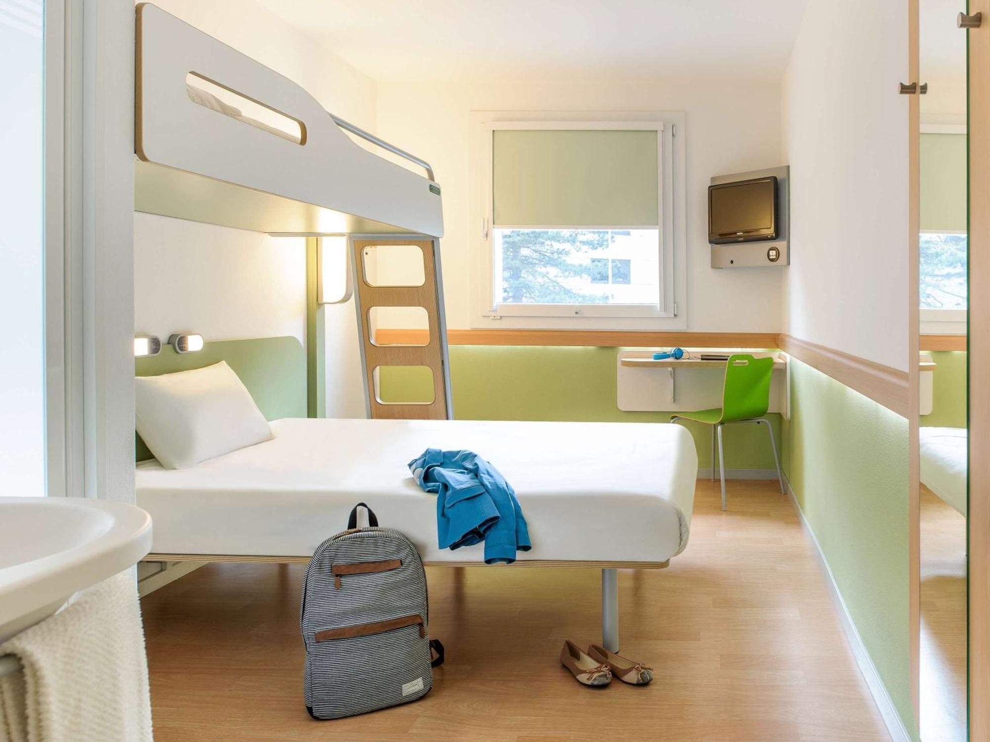 Ibis Budget Noyon Bagian luar foto
