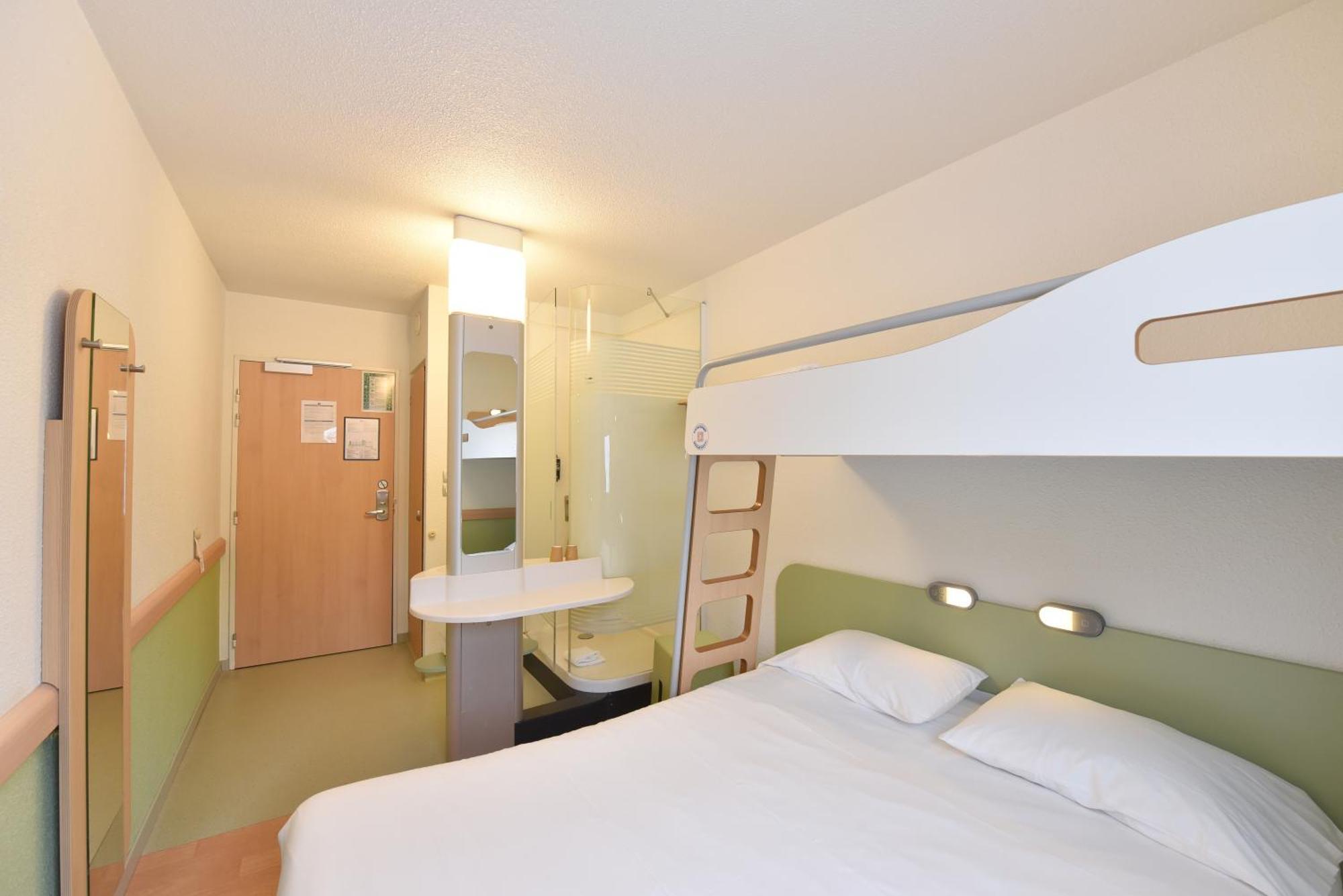 Ibis Budget Noyon Bagian luar foto
