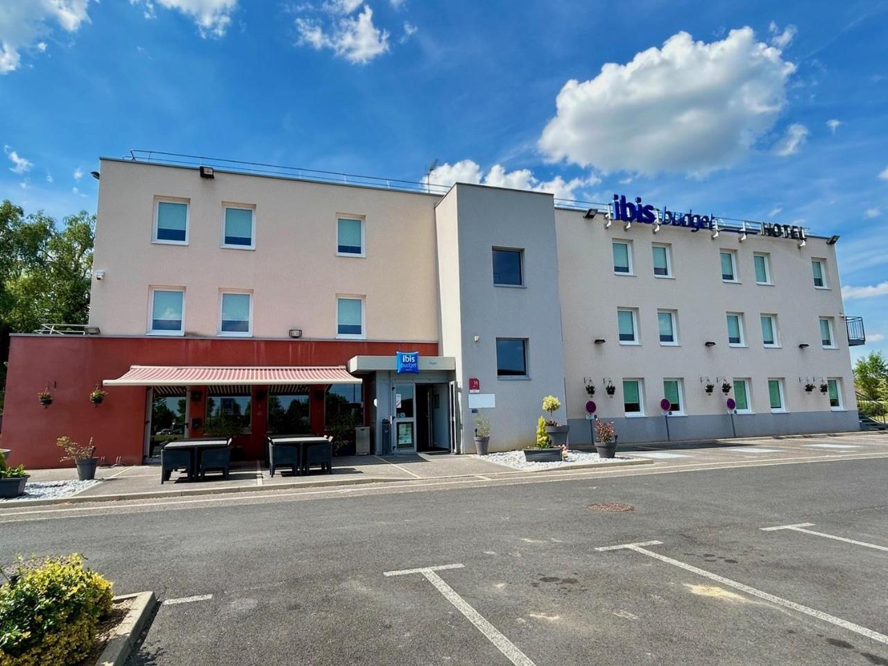 Ibis Budget Noyon Bagian luar foto