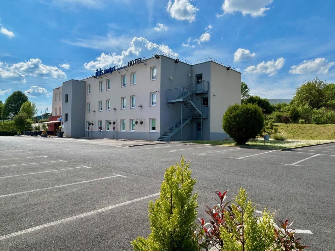 Ibis Budget Noyon Bagian luar foto
